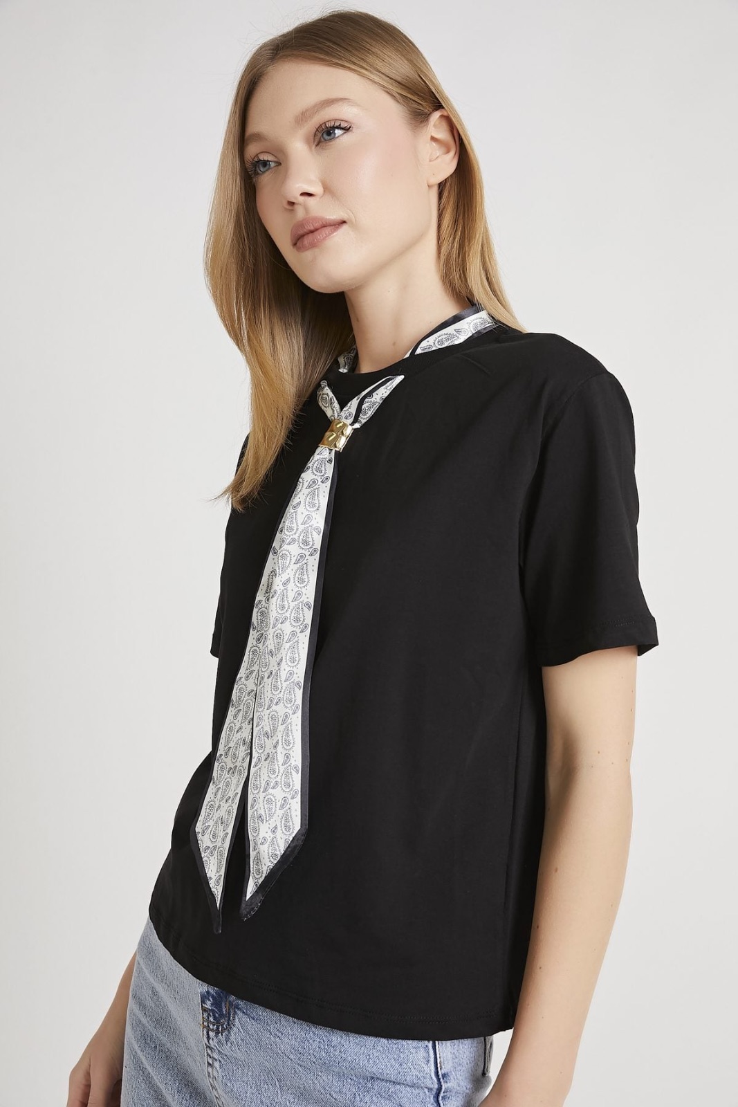 Short-Sleeve T-Shirt with Paisley Scarf Detail 7