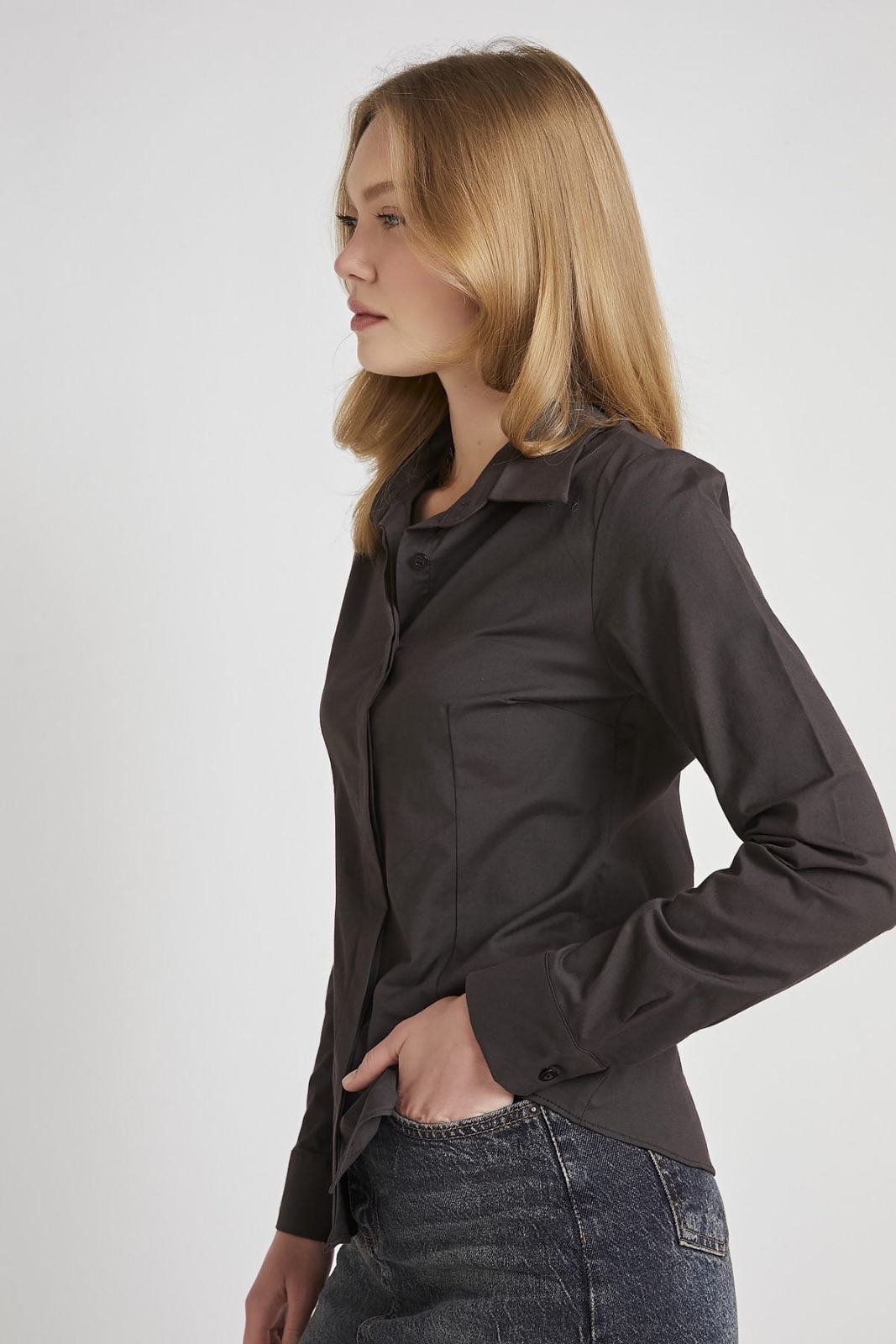 Classic Long-Sleeve Button-Up Shirt 11