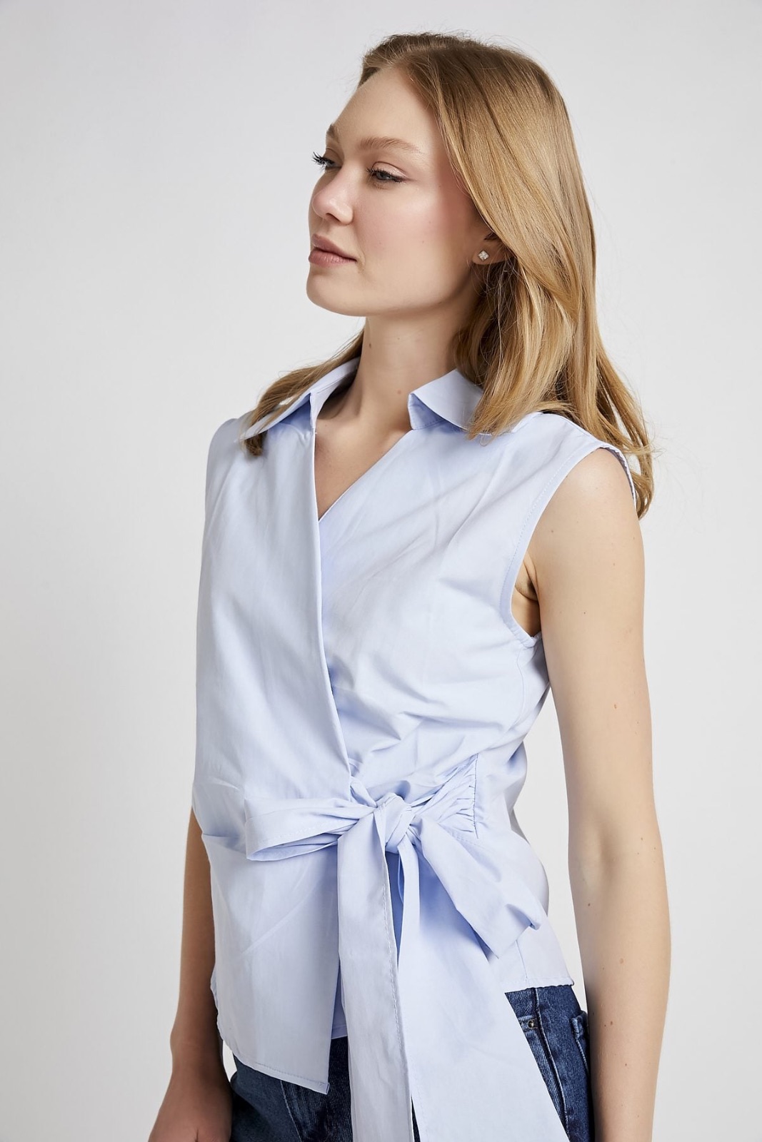 Sleeveless Wrap Shirt with Side Tie 2