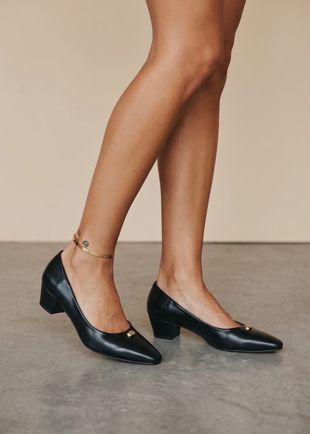 Gold Detail Pointed Pumps