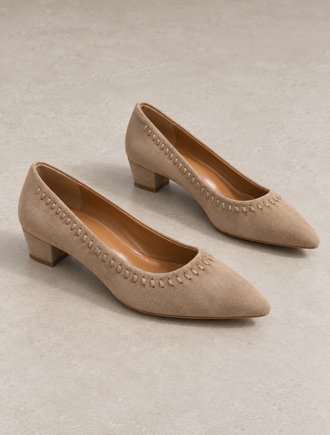 Stitch Detail Suede Pumps 2