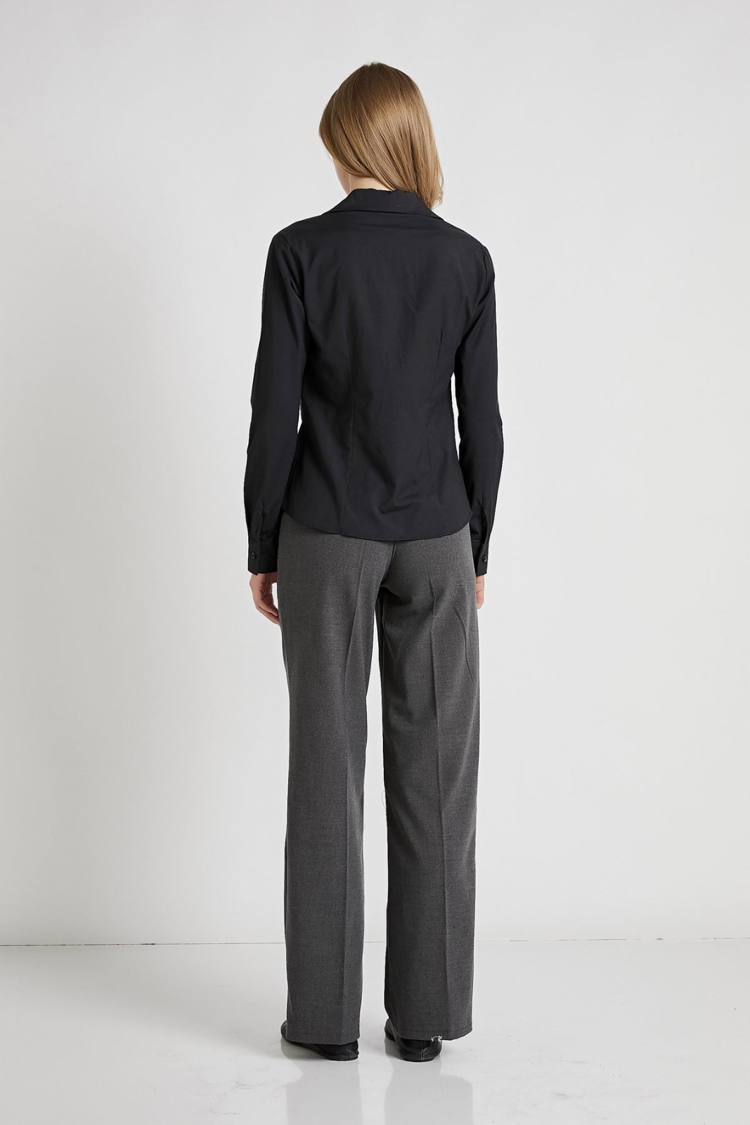 Classic Long-Sleeve Button-Up Shirt 15