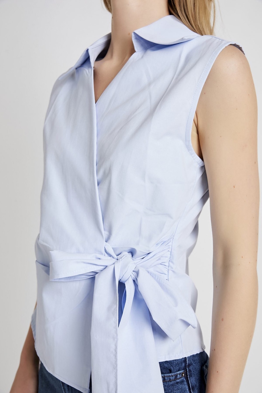 Sleeveless Wrap Shirt with Side Tie 4